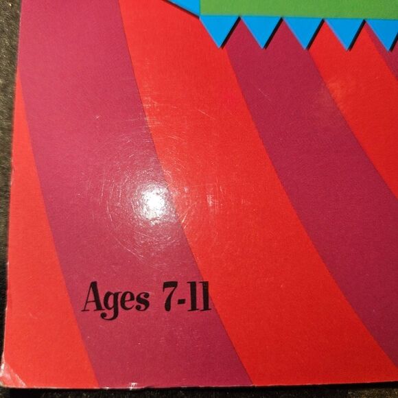 Totally Amazing Spiders by Golden Books 1998 Childrens Book 7-11 year old reader - Picture 5 of 8